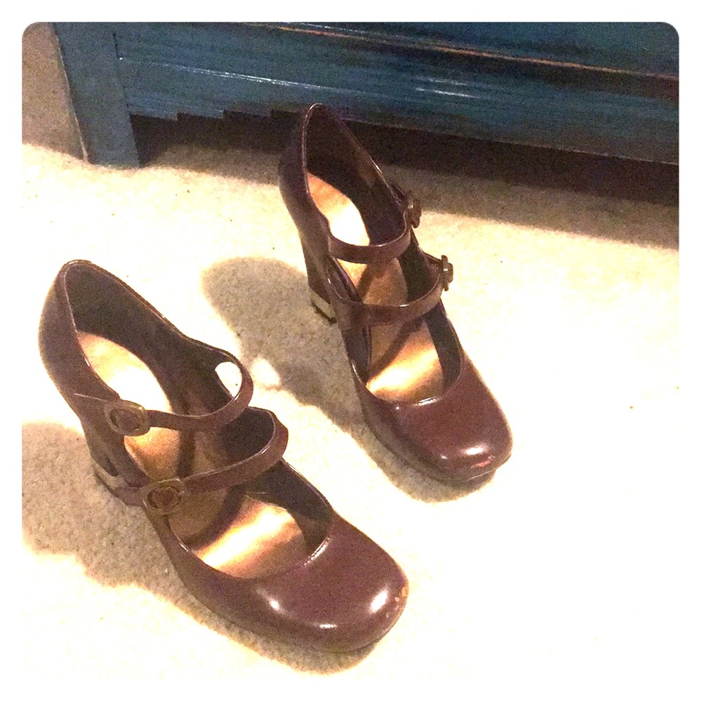 NINE WEST BURGUNDY MARY JANE PUMPS
